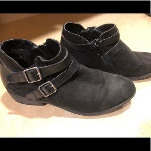 Madden Girls Ankle Boot. EUC